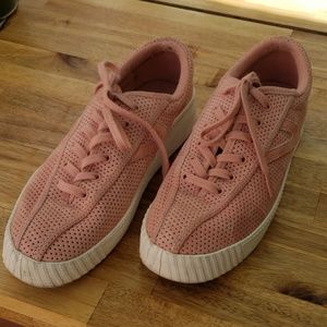 Tretorn Bold Perforated Sneaker